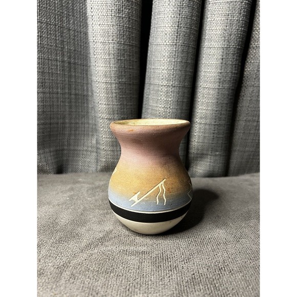 VTG Sioux Pottery Native American Vase Planter Signed 4” Indiana Pastel Colors - Picture 4 of 11